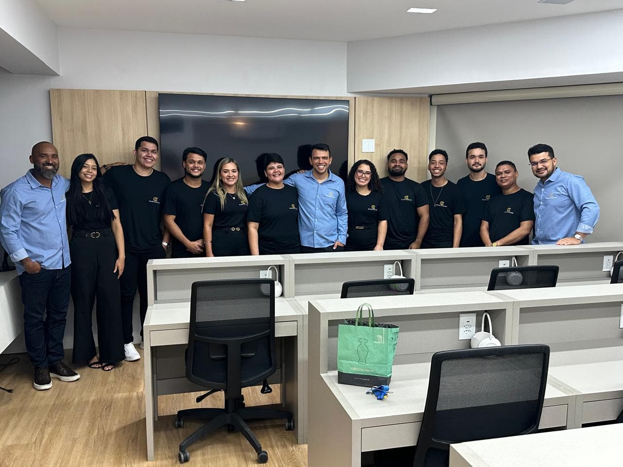 Equipe da Golden Contadores reunida no escritório